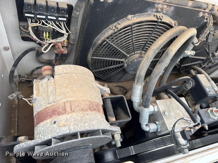 image for item EU6363 2015 Ford F750 Super Duty Crew Cab utility / service truck