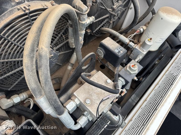 image for item EU6363 2015 Ford F750 Super Duty Crew Cab utility / service truck