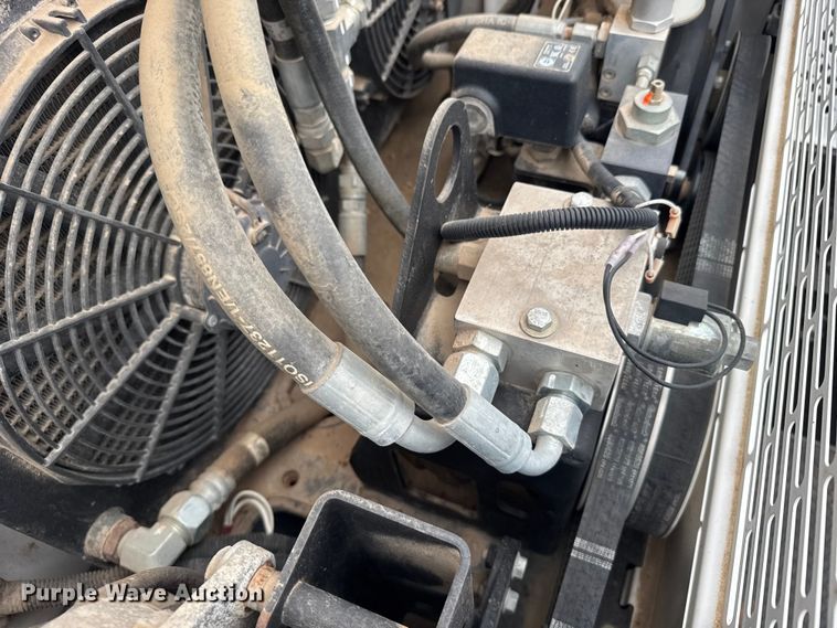 image for item EU6363 2015 Ford F750 Super Duty Crew Cab utility / service truck