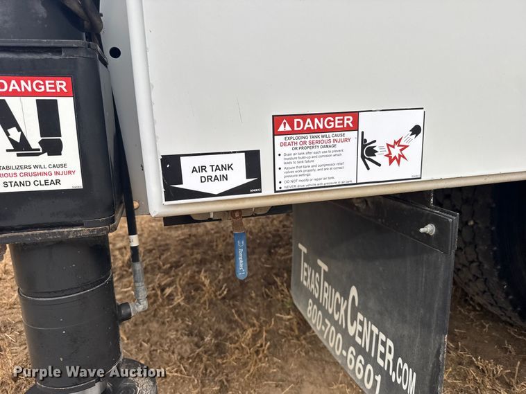 image for item EU6363 2015 Ford F750 Super Duty Crew Cab utility / service truck