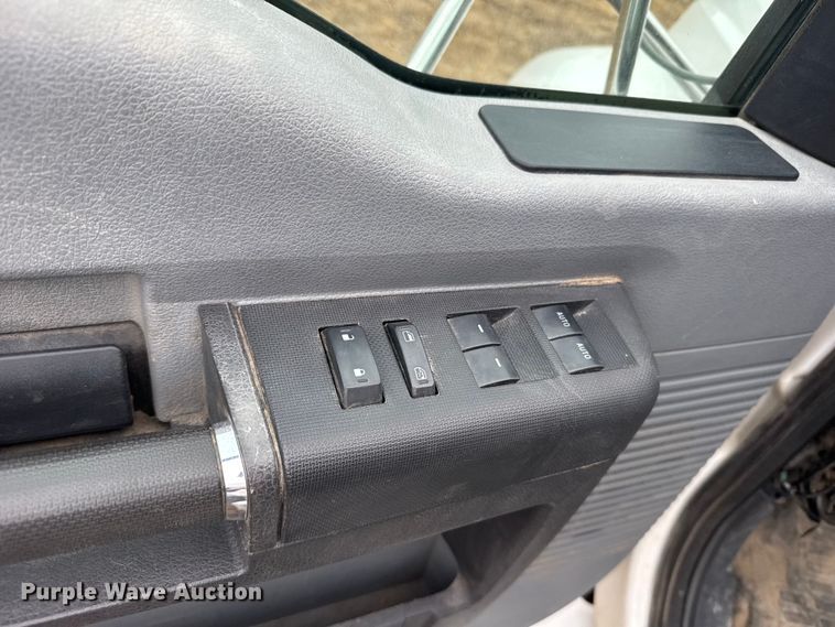 image for item EU6363 2015 Ford F750 Super Duty Crew Cab utility / service truck