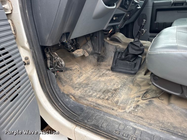 image for item EU6363 2015 Ford F750 Super Duty Crew Cab utility / service truck