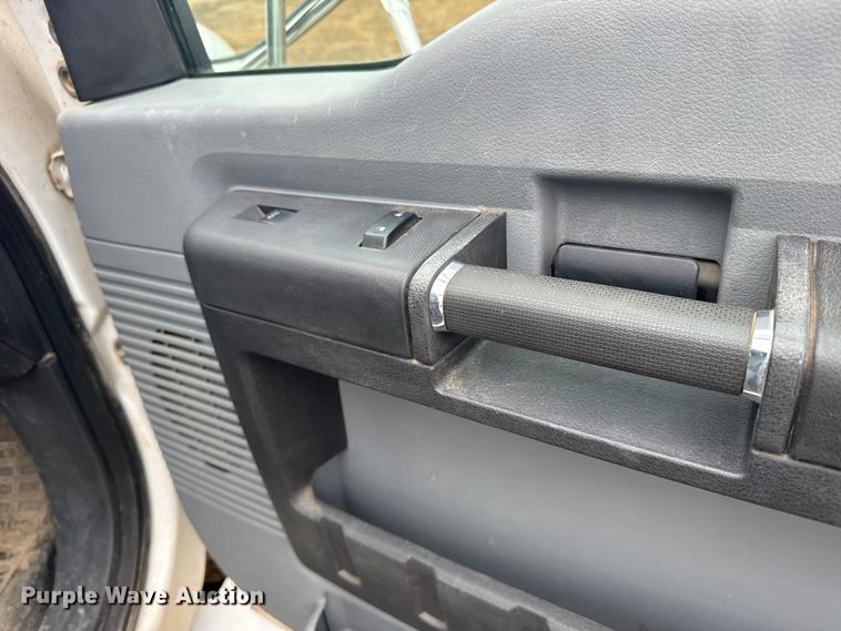 image for item EU6363 2015 Ford F750 Super Duty Crew Cab utility / service truck