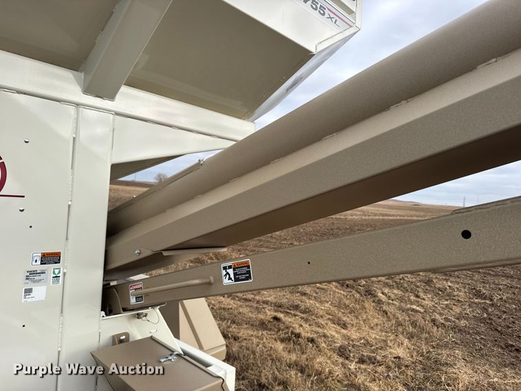 image for item EU6365 2023 Unverferth Seedrunner 2755 seed tender