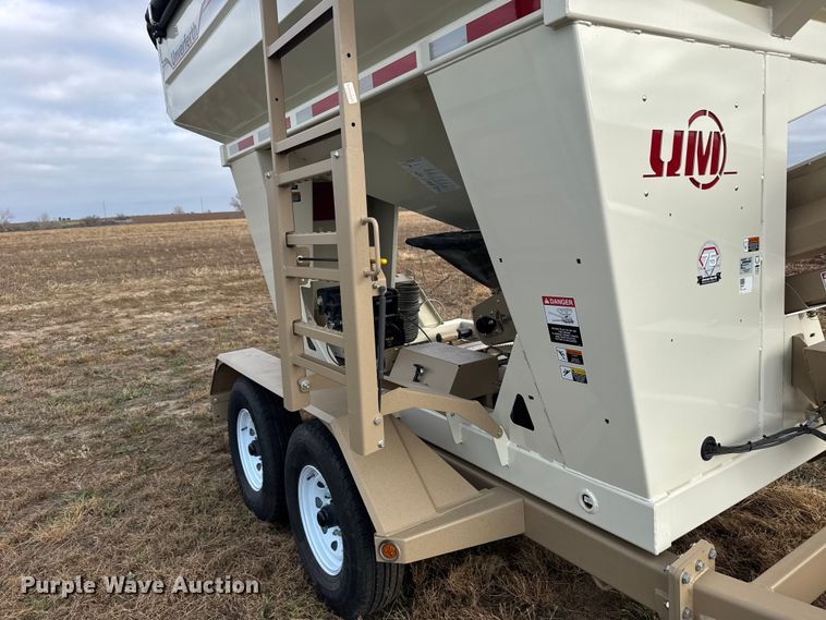 image for item EU6365 2023 Unverferth Seedrunner 2755 seed tender