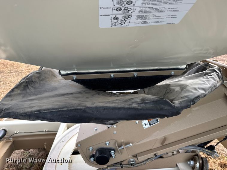 image for item EU6365 2023 Unverferth Seedrunner 2755 seed tender