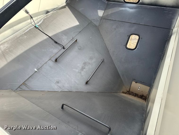 image for item EU6365 2023 Unverferth Seedrunner 2755 seed tender