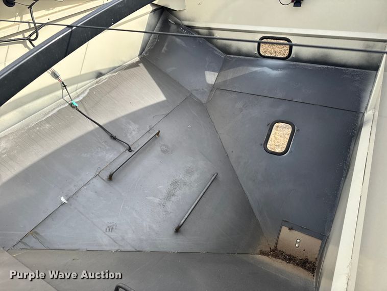 image for item EU6365 2023 Unverferth Seedrunner 2755 seed tender