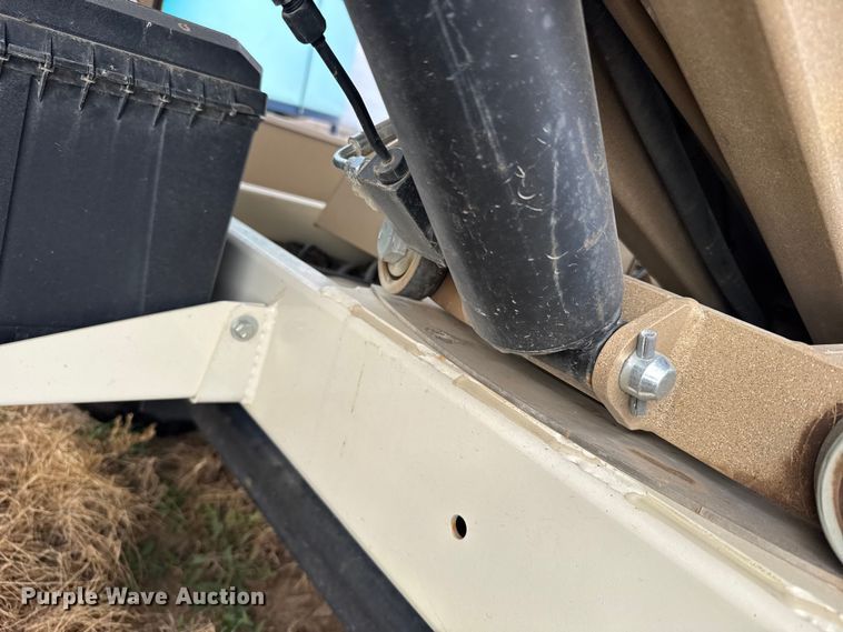 image for item EU6365 2023 Unverferth Seedrunner 2755 seed tender