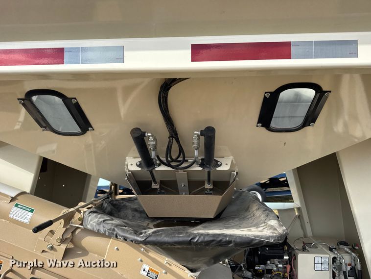 image for item EU6365 2023 Unverferth Seedrunner 2755 seed tender