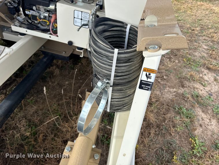 image for item EU6365 2023 Unverferth Seedrunner 2755 seed tender