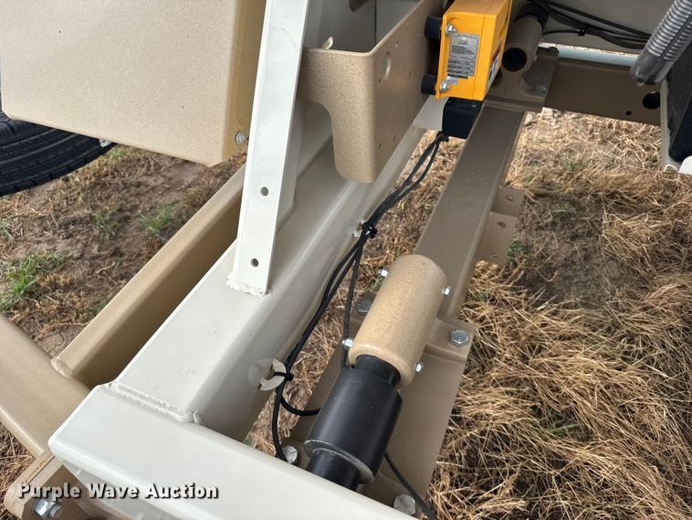 image for item EU6365 2023 Unverferth Seedrunner 2755 seed tender