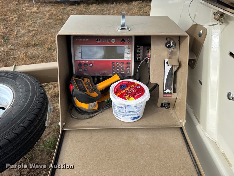 image for item EU6365 2023 Unverferth Seedrunner 2755 seed tender