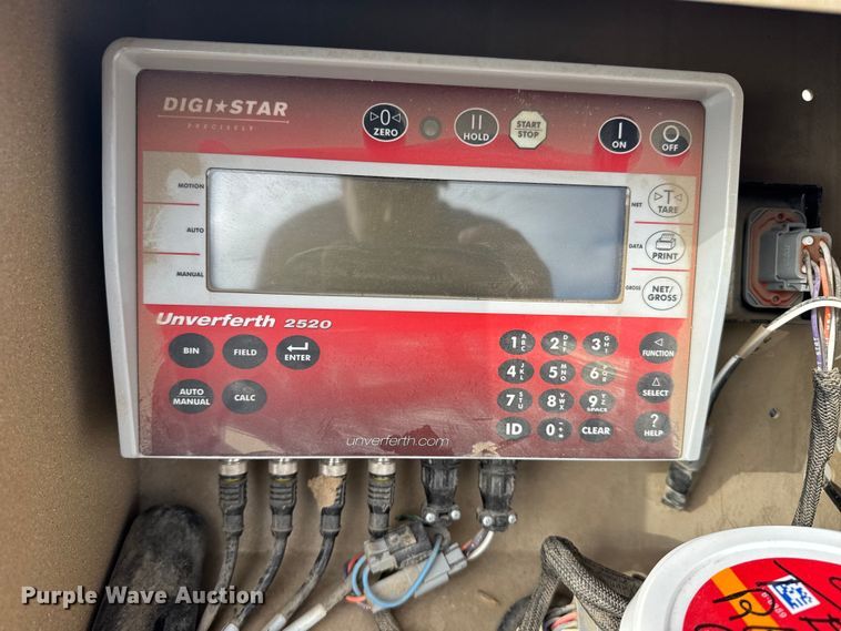 image for item EU6365 2023 Unverferth Seedrunner 2755 seed tender