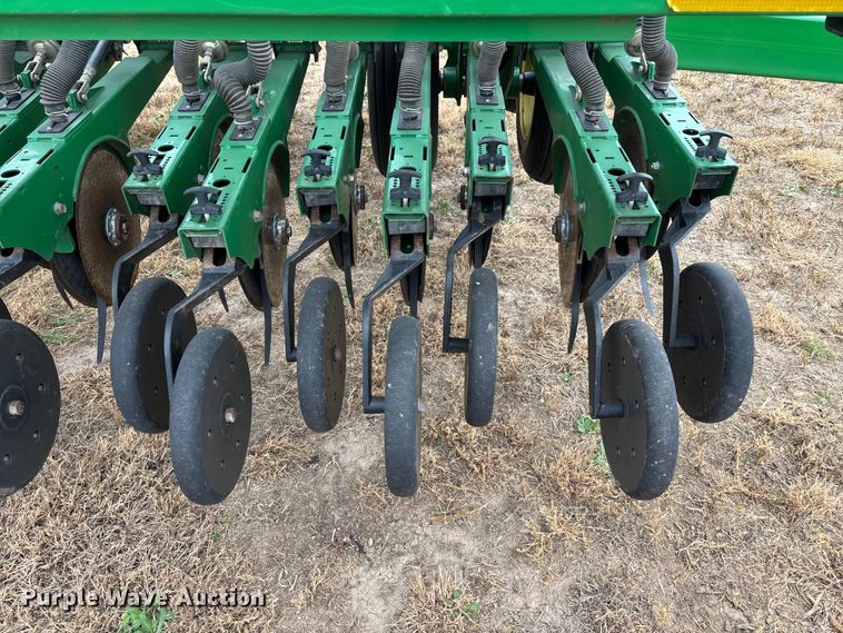image for item EU6366 2008 Great Plains 2S-2600 HD grain drill