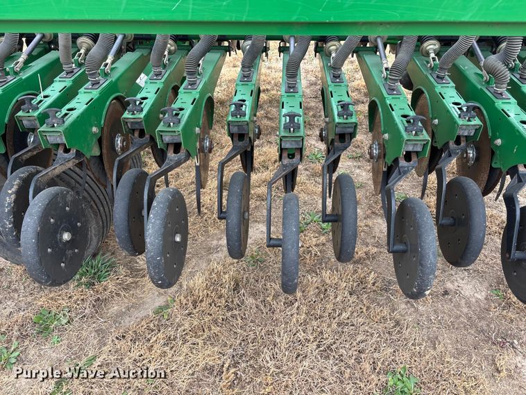 image for item EU6366 2008 Great Plains 2S-2600 HD grain drill