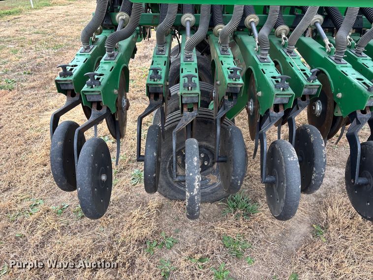 image for item EU6366 2008 Great Plains 2S-2600 HD grain drill