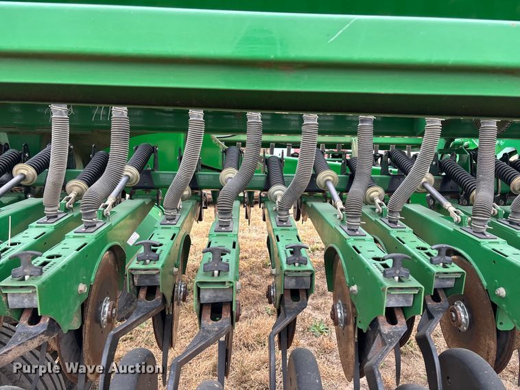 image for item EU6366 2008 Great Plains 2S-2600 HD grain drill