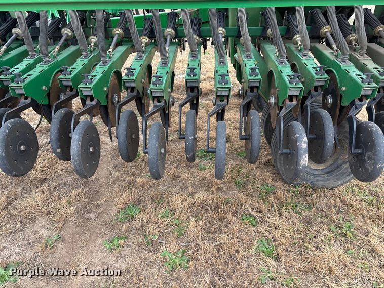 image for item EU6366 2008 Great Plains 2S-2600 HD grain drill