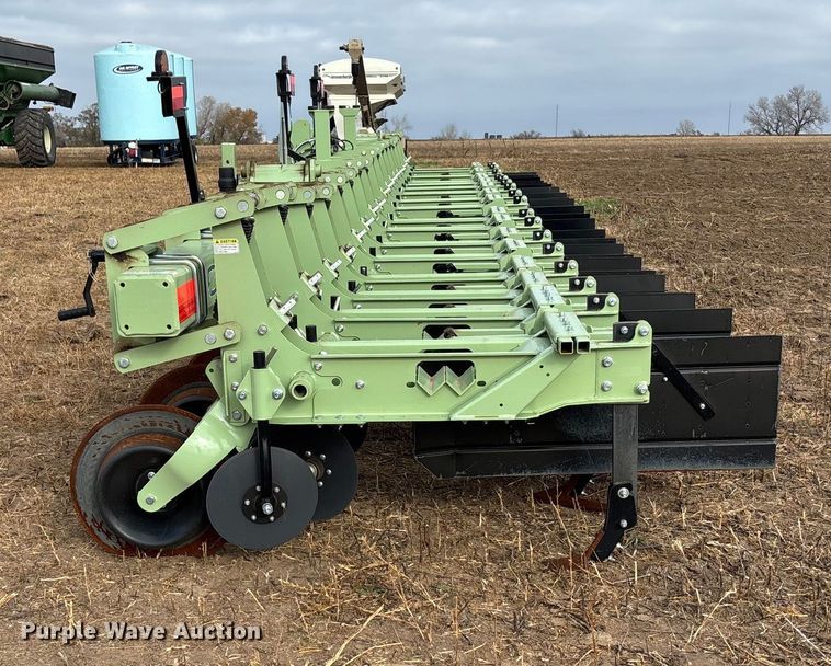 image for item EU6368 Orthman Unverferth 8375 row crop cultivator