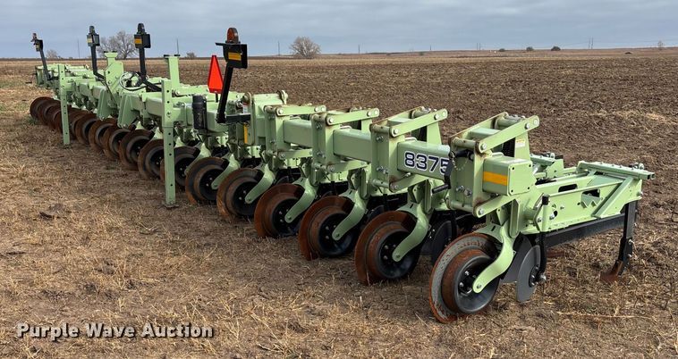 image for item EU6368 Orthman Unverferth 8375 row crop cultivator