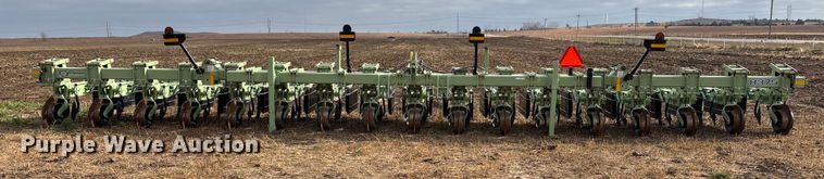 image for item EU6368 Orthman Unverferth 8375 row crop cultivator