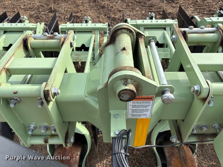 image for item EU6368 Orthman Unverferth 8375 row crop cultivator