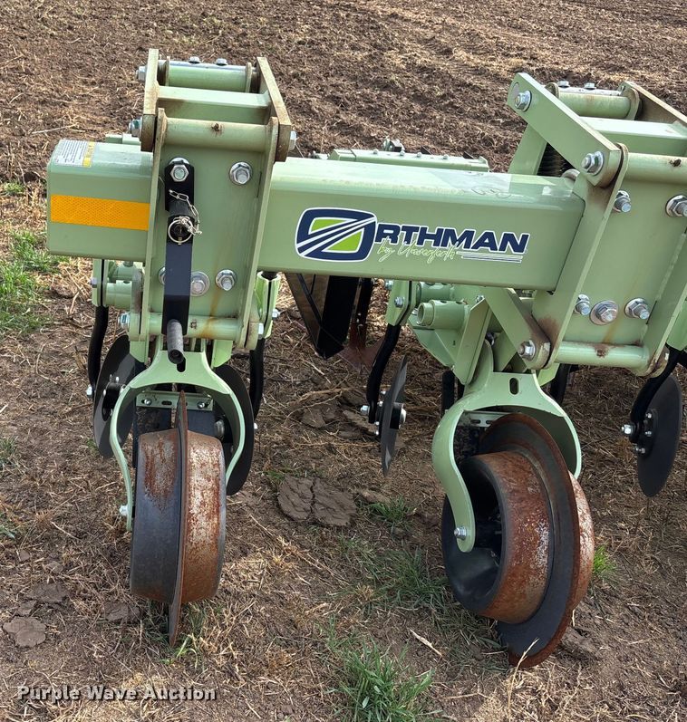 image for item EU6368 Orthman Unverferth 8375 row crop cultivator