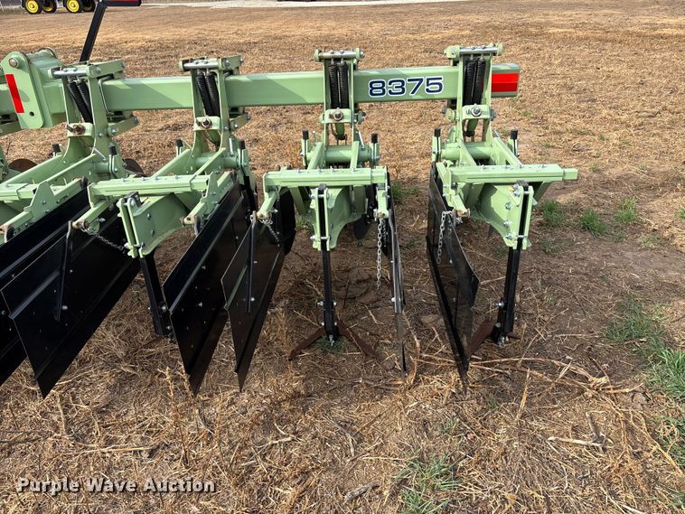 image for item EU6368 Orthman Unverferth 8375 row crop cultivator