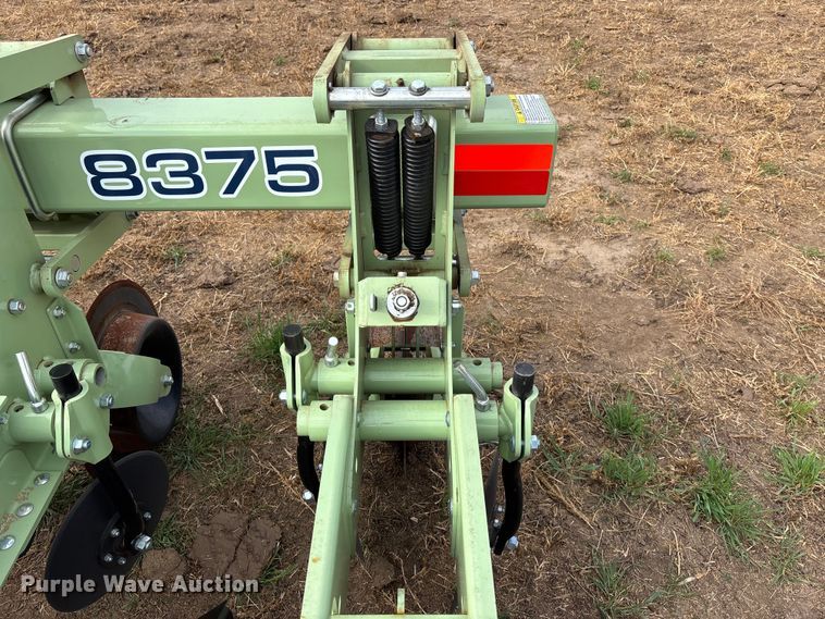 image for item EU6368 Orthman Unverferth 8375 row crop cultivator
