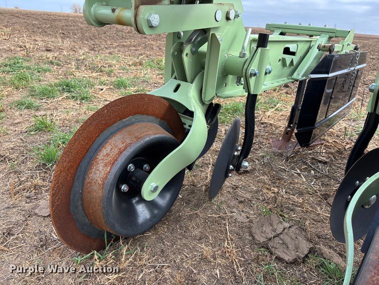 image for item EU6368 Orthman Unverferth 8375 row crop cultivator