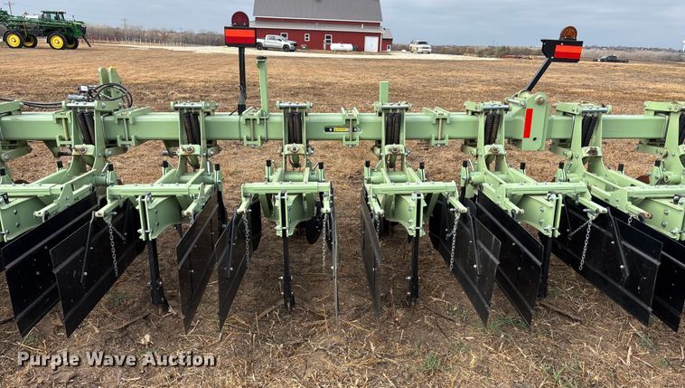 image for item EU6368 Orthman Unverferth 8375 row crop cultivator