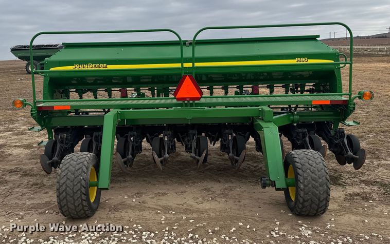 image for item EU6369 2010 John Deere 1590 grain drill