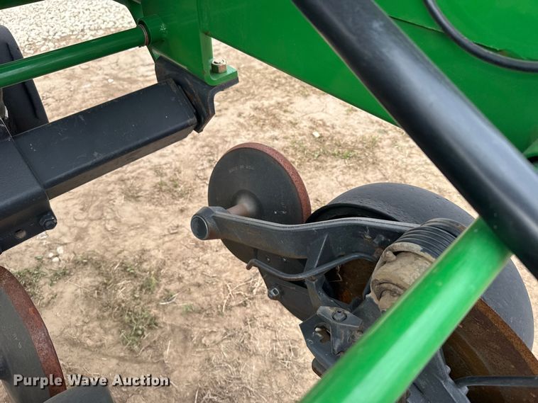 image for item EU6369 2010 John Deere 1590 grain drill