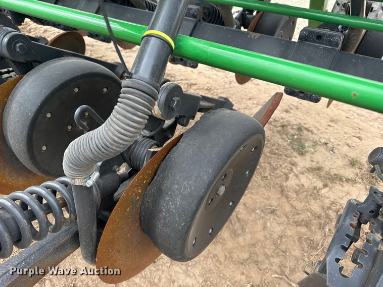 image for item EU6369 2010 John Deere 1590 grain drill