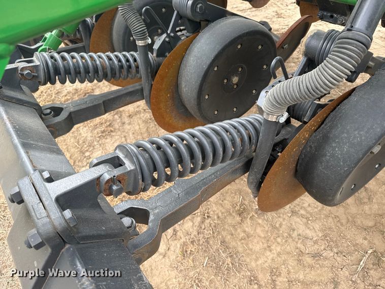 image for item EU6369 2010 John Deere 1590 grain drill