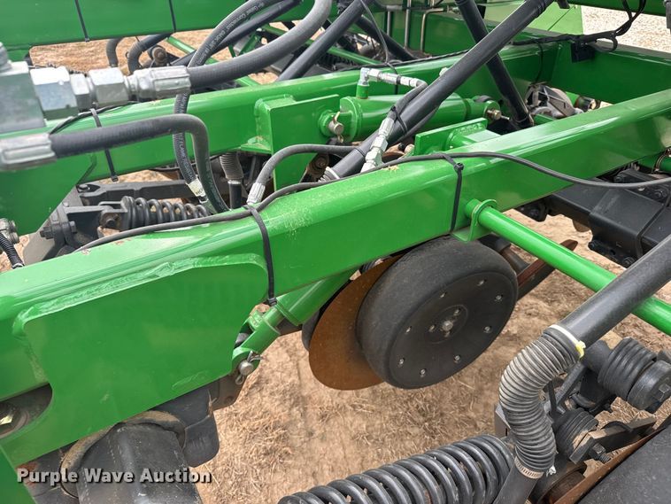 image for item EU6369 2010 John Deere 1590 grain drill