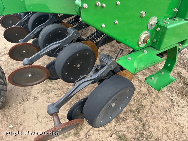 image for item EU6369 2010 John Deere 1590 grain drill