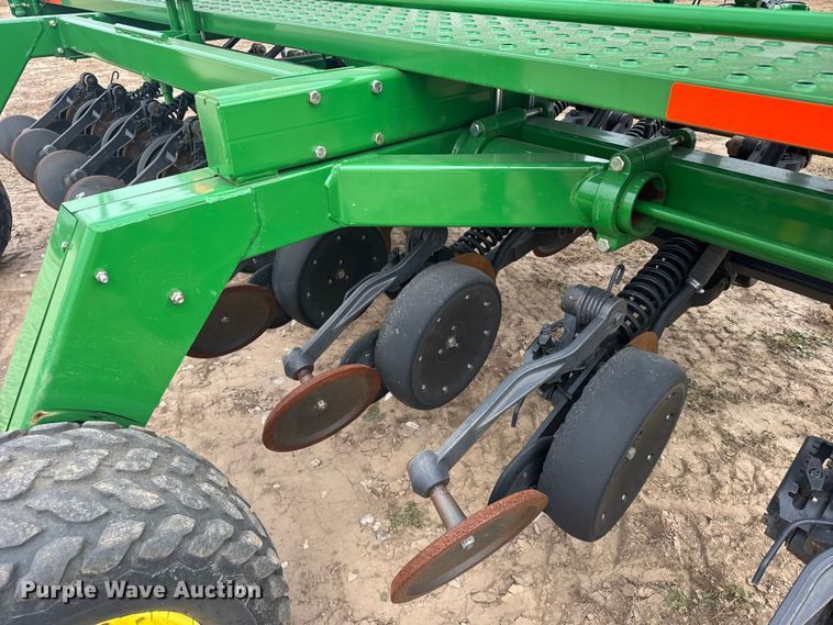 image for item EU6369 2010 John Deere 1590 grain drill
