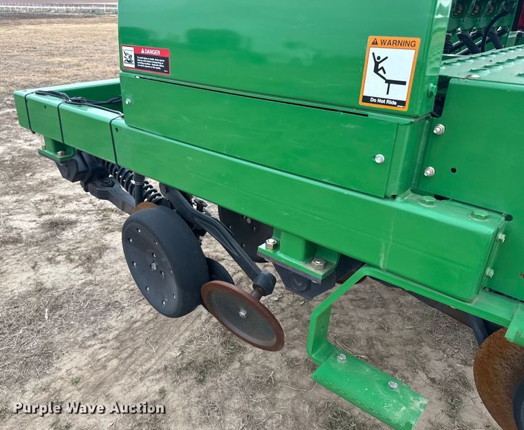 image for item EU6369 2010 John Deere 1590 grain drill