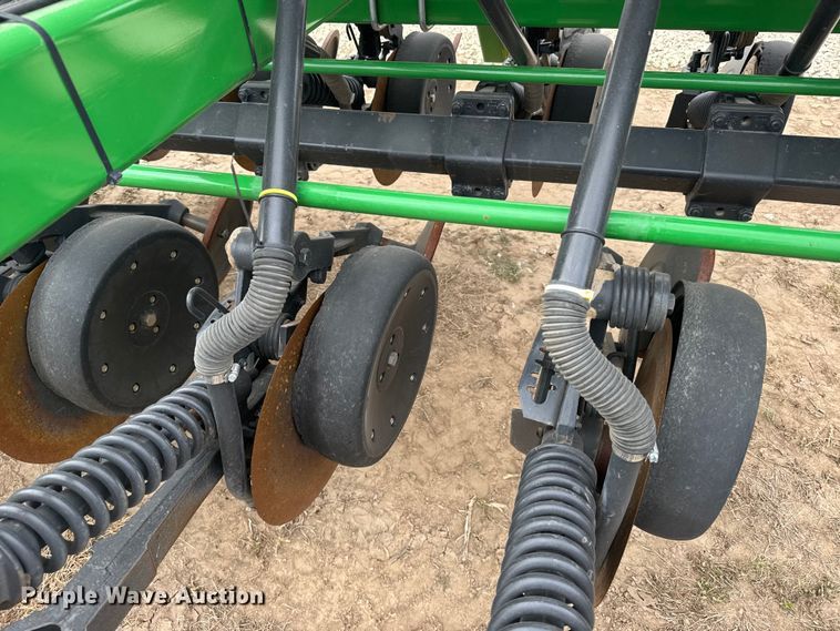 image for item EU6369 2010 John Deere 1590 grain drill