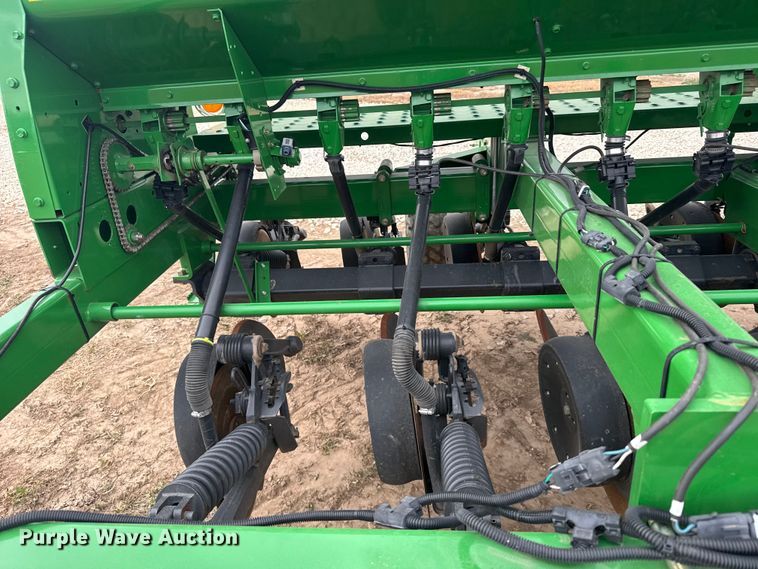 image for item EU6369 2010 John Deere 1590 grain drill