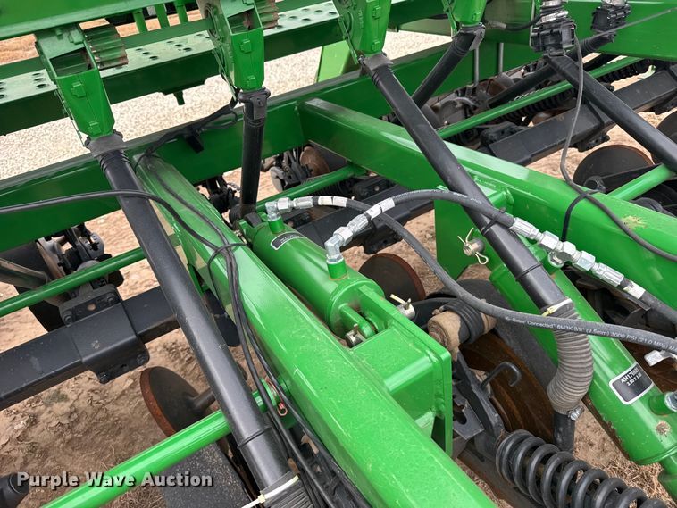 image for item EU6369 2010 John Deere 1590 grain drill