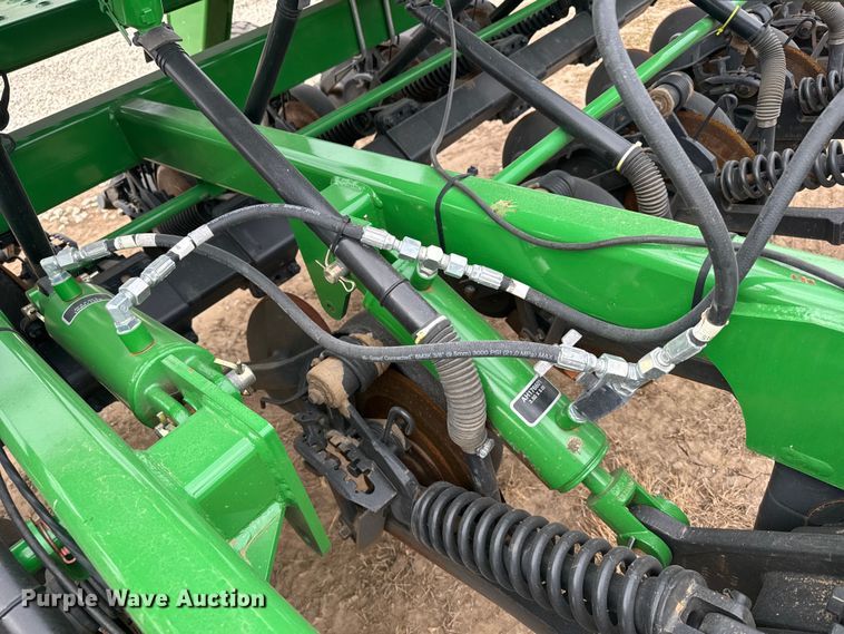 image for item EU6369 2010 John Deere 1590 grain drill
