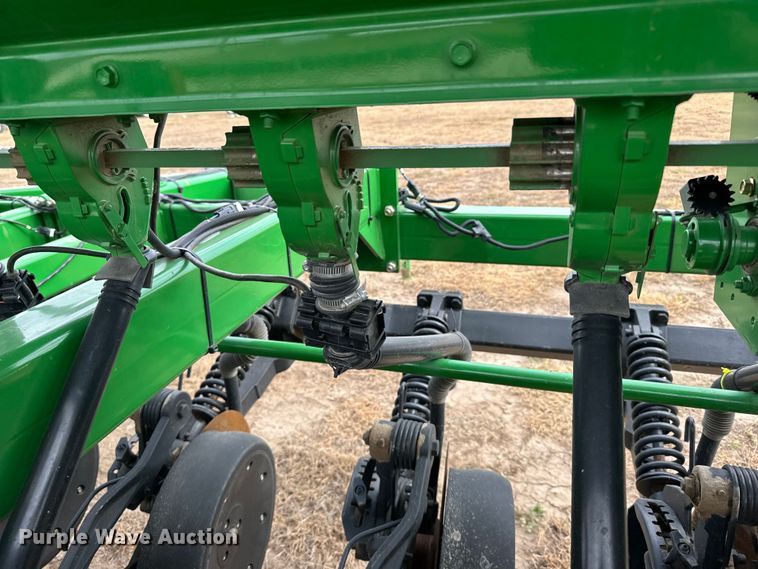 image for item EU6369 2010 John Deere 1590 grain drill