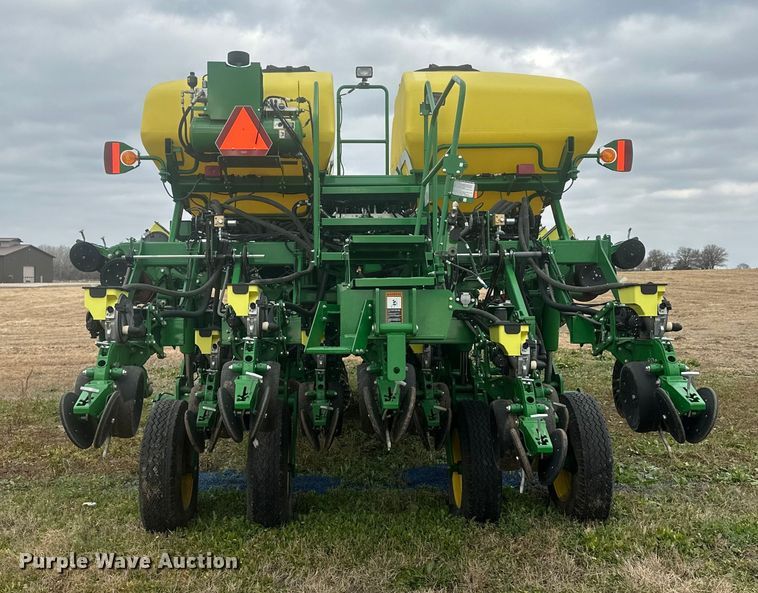 image for item EU6372 2017 John Deere 1795 Max Emerge split row no-till planter