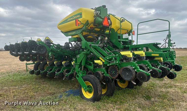 image for item EU6372 2017 John Deere 1795 Max Emerge split row no-till planter