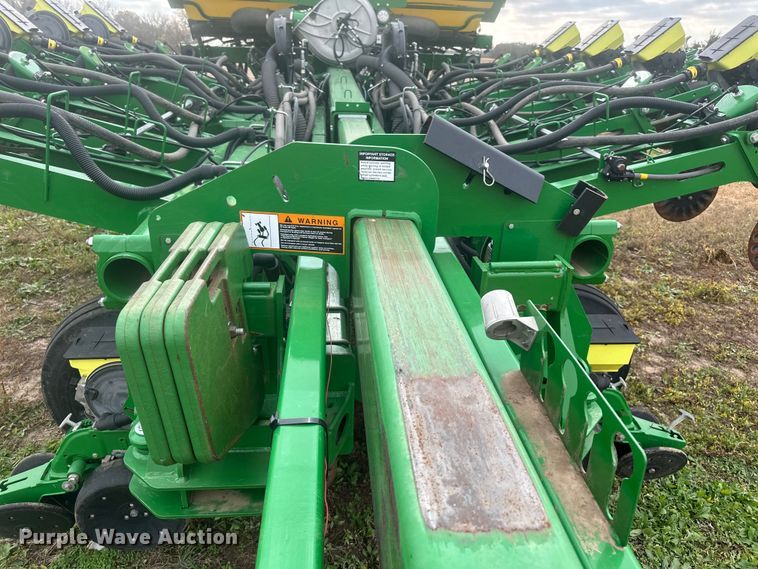 image for item EU6372 2017 John Deere 1795 Max Emerge split row no-till planter
