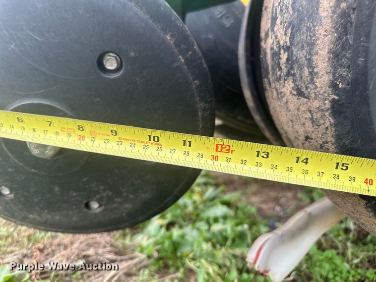 image for item EU6372 2017 John Deere 1795 Max Emerge split row no-till planter