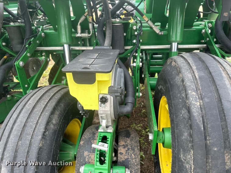 image for item EU6372 2017 John Deere 1795 Max Emerge split row no-till planter